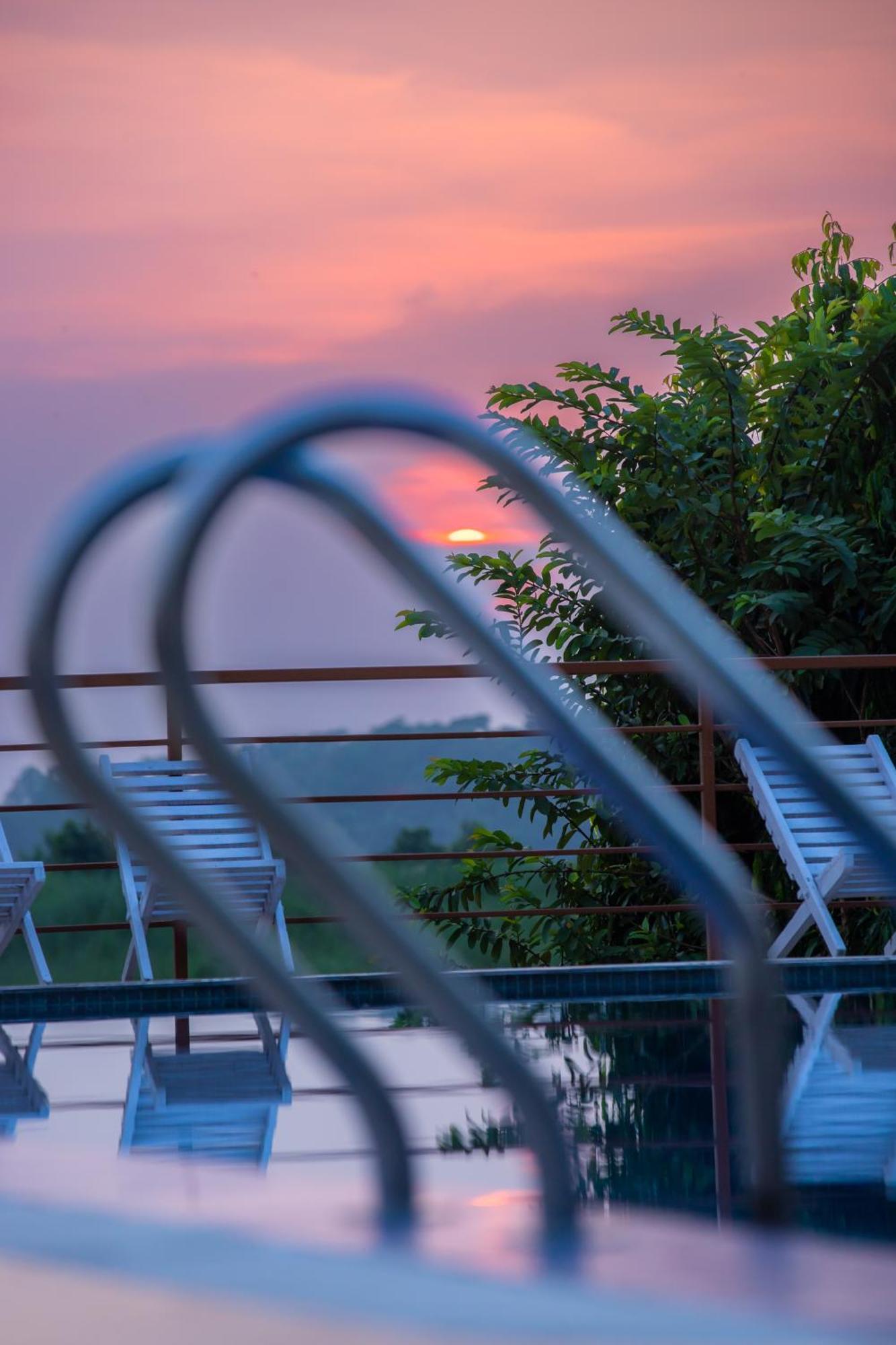 Park Safari Resort, Chitwan National Park Екстер'єр фото