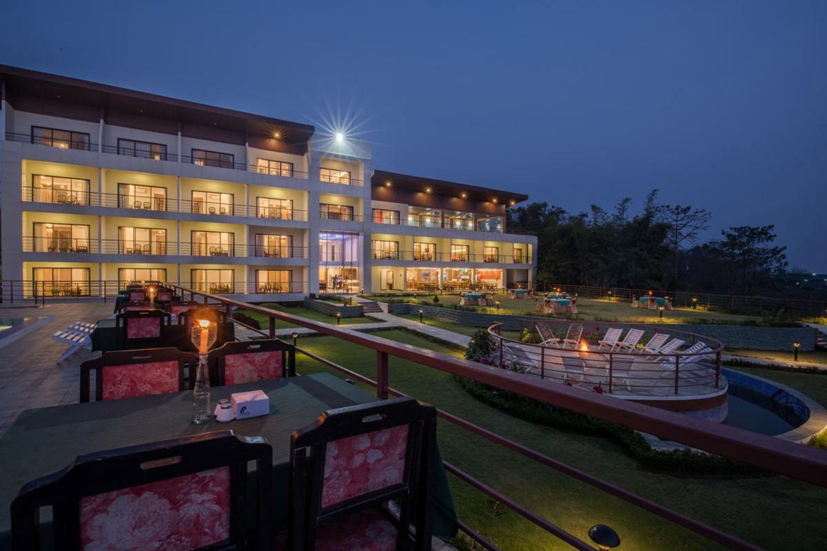 Park Safari Resort, Chitwan National Park Екстер'єр фото