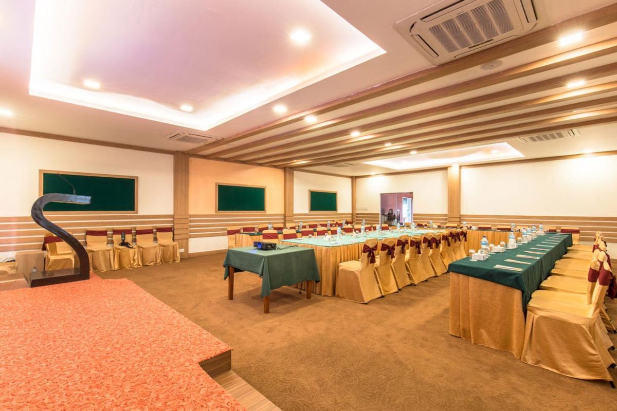 Park Safari Resort, Chitwan National Park Екстер'єр фото